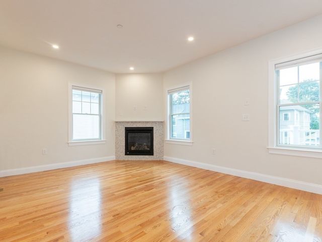 210 Adams 3, Waltham, MA 02435