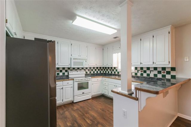 356 Cattlemans Circle, Mcdonough, GA 30252