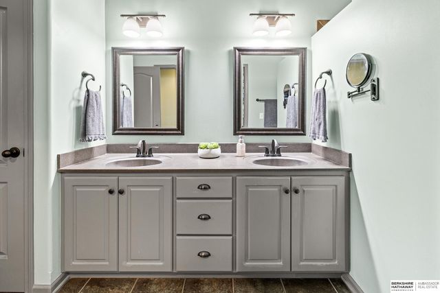 8213 N 162 Street, Bennington, NE 68007