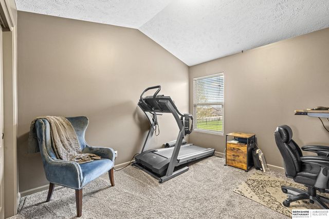 8213 N 162 Street, Bennington, NE 68007