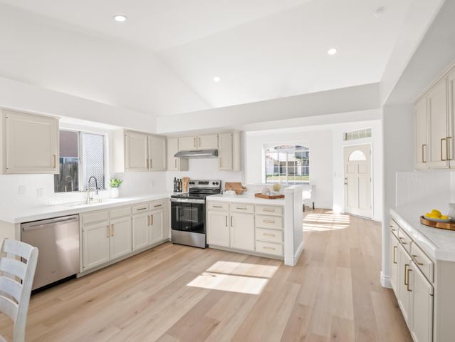 637 Coventry Avenue, Clovis, CA 93611