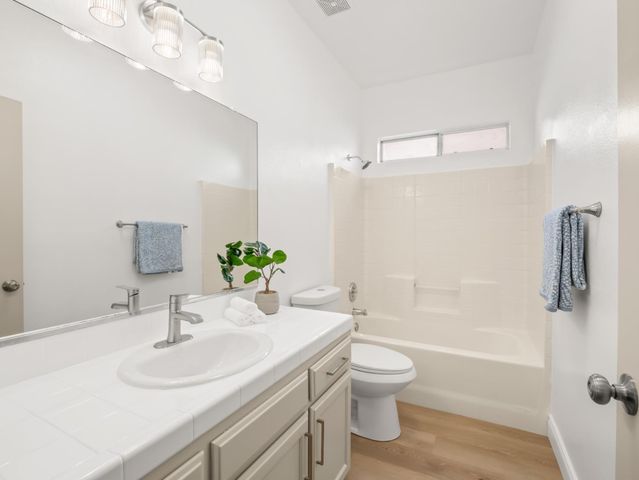 637 Coventry Avenue, Clovis, CA 93611