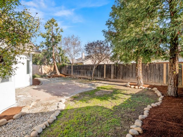 637 Coventry Avenue, Clovis, CA 93611