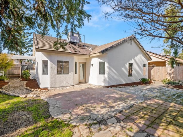 637 Coventry Avenue, Clovis, CA 93611
