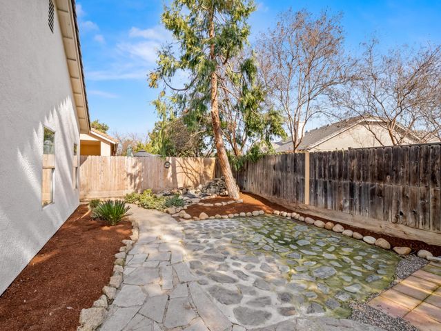 637 Coventry Avenue, Clovis, CA 93611