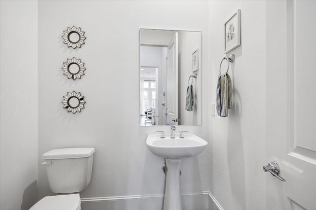 3302 W 12th Street, Houston, TX 77008