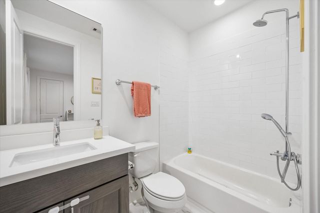 3302 W 12th Street, Houston, TX 77008