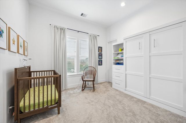 3302 W 12th Street, Houston, TX 77008