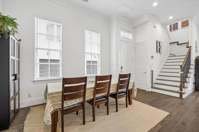 3302 W 12th Street, Houston, TX 77008