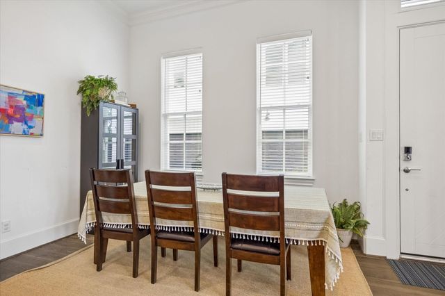 3302 W 12th Street, Houston, TX 77008