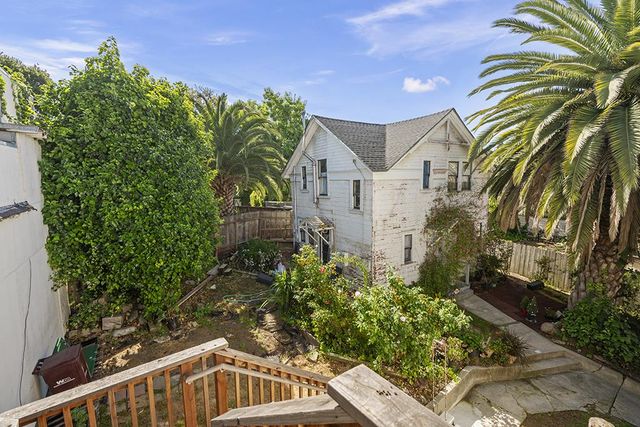 320-324 Athol Avenue, Oakland, CA 94606