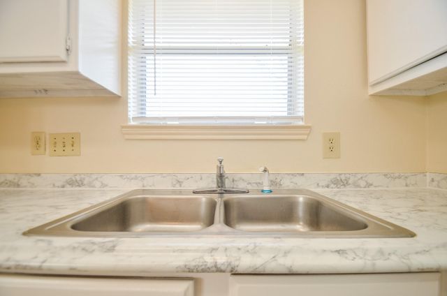 9414 Kingsvalley Street, Houston, TX 77075