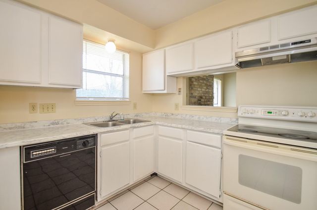 9414 Kingsvalley Street, Houston, TX 77075