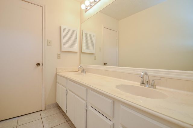 9414 Kingsvalley Street, Houston, TX 77075