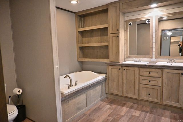 2031 E 550 S Road, Huntingburg, IN 47542