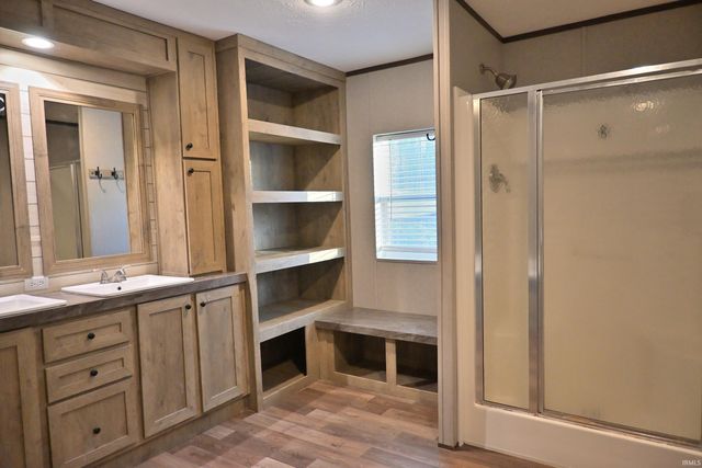 2031 E 550 S Road, Huntingburg, IN 47542