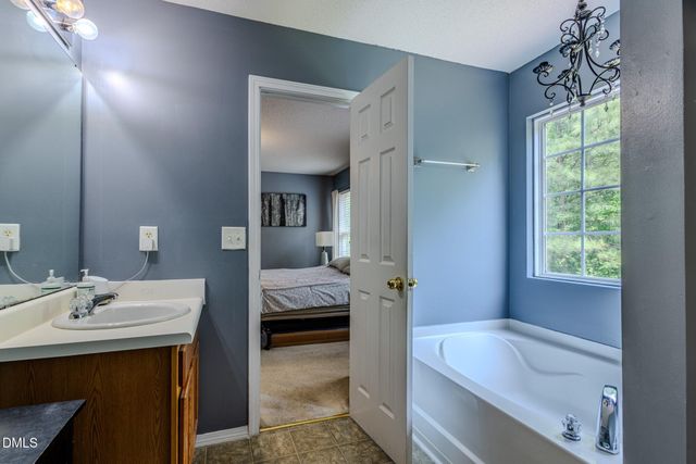 9 Bellmore Court, Durham, NC 27703