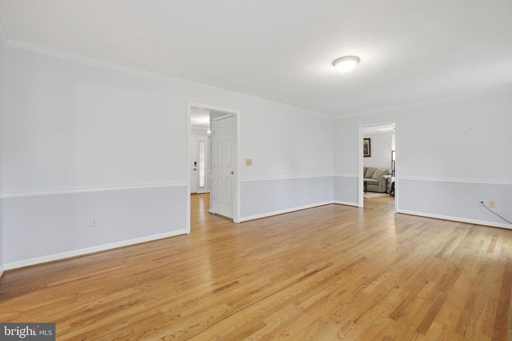Image 12 of property listing at 10734 WILLOW OAKS DR, Bowie, MD 20721