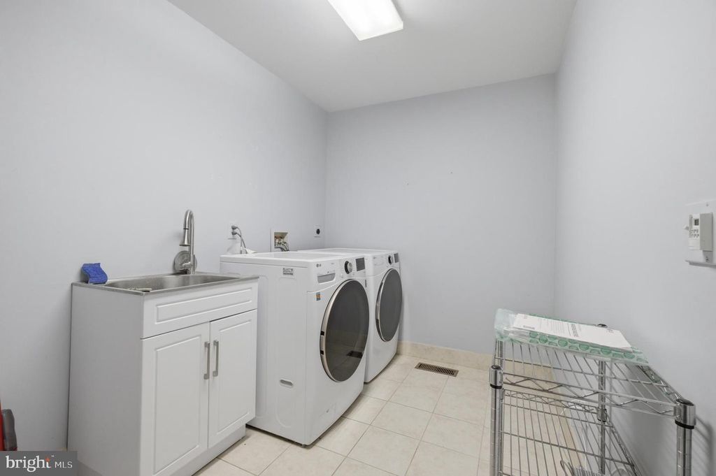 Image 19 of property listing at 10734 WILLOW OAKS DR, Bowie, MD 20721
