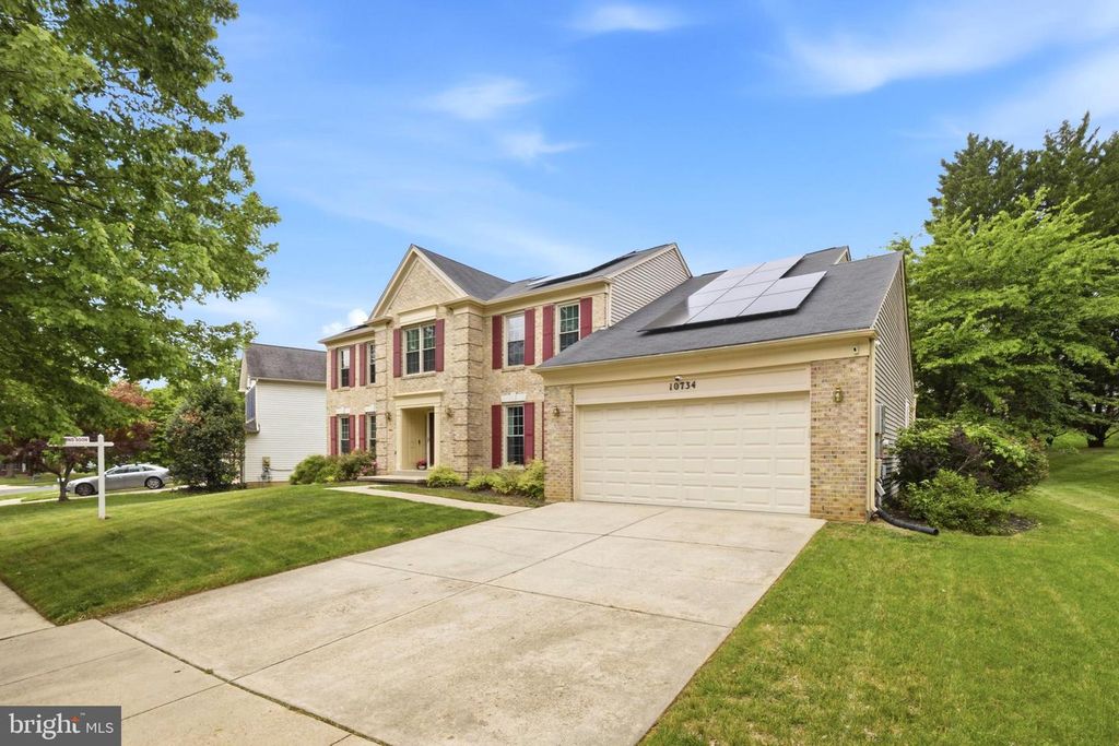 Image 2 of property listing at 10734 WILLOW OAKS DR, Bowie, MD 20721