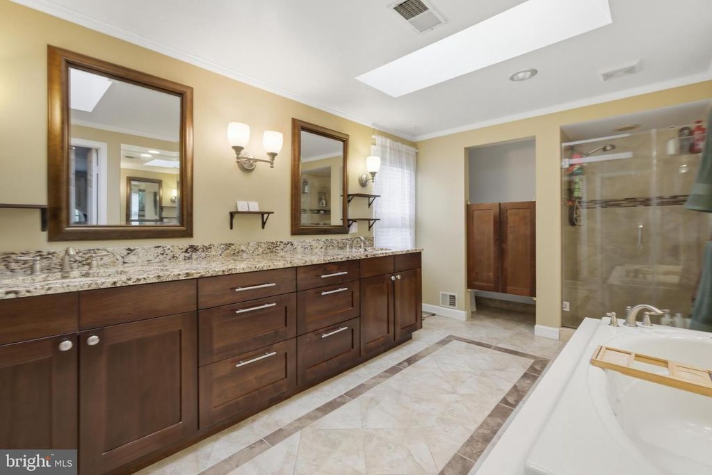 Image 33 of property listing at 10734 WILLOW OAKS DR, Bowie, MD 20721