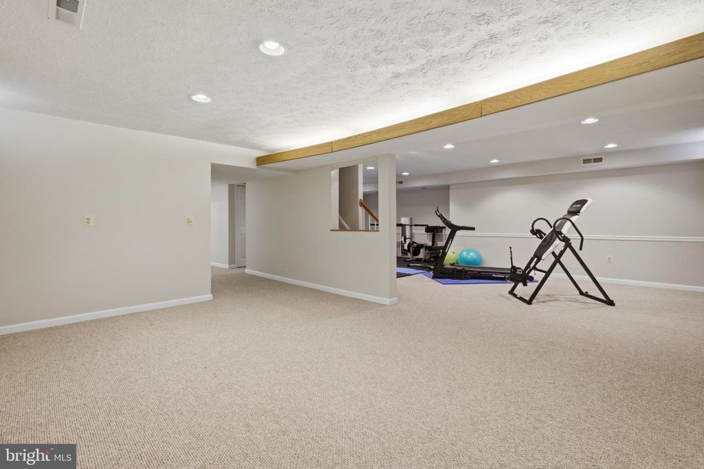 Image 39 of property listing at 10734 WILLOW OAKS DR, Bowie, MD 20721