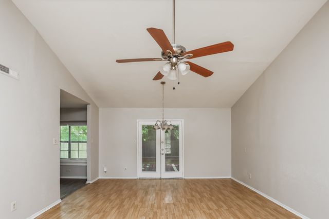 608 Nora Lane, Desoto, TX 75115