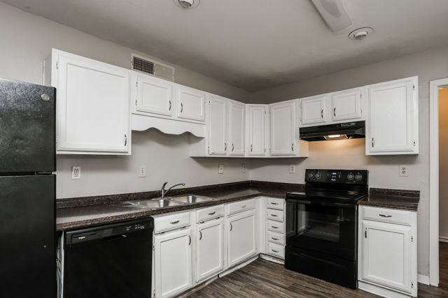 608 Nora Lane, Desoto, TX 75115