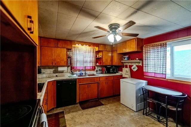 212 N 9th Street, Atchison, KS 66002