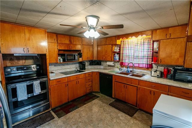 212 N 9th Street, Atchison, KS 66002