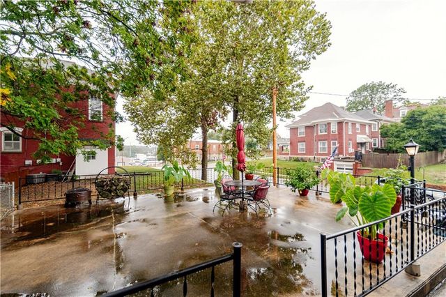 212 N 9th Street, Atchison, KS 66002