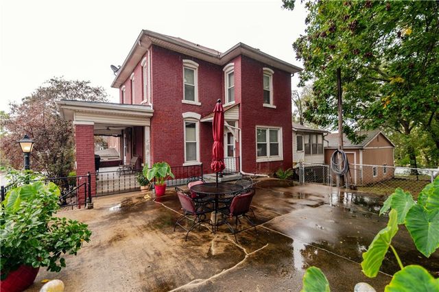 212 N 9th Street, Atchison, KS 66002