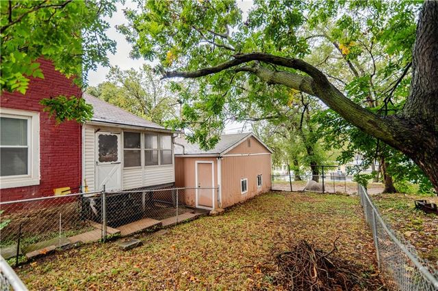 212 N 9th Street, Atchison, KS 66002