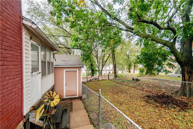 212 N 9th Street, Atchison, KS 66002