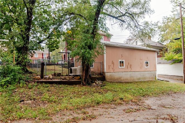 212 N 9th Street, Atchison, KS 66002