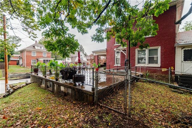 212 N 9th Street, Atchison, KS 66002