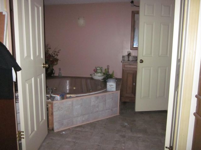 76135 38th Avenue, Covert, MI 49043