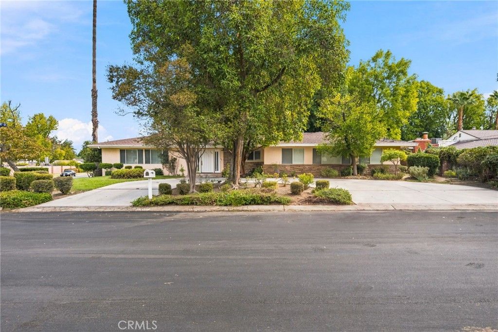 6058 Jumilla, Woodland Hills, CA 91367 — photo 2