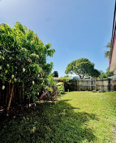 10103 PINAFORE Lane, Royal Palm Beach, FL 33411