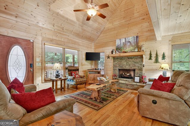 365 Trails End Summit, Ellijay, GA 30540