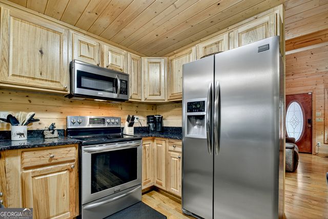 365 Trails End Summit, Ellijay, GA 30540