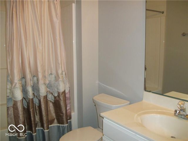 2215 Colfax Lane, Indianapolis, IN 46260