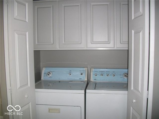 2215 Colfax Lane, Indianapolis, IN 46260