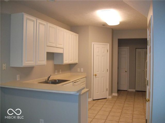 2215 Colfax Lane, Indianapolis, IN 46260