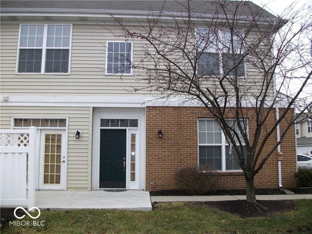 2215 Colfax Lane, Indianapolis, IN 46260