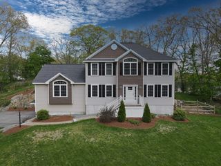 85 Nassau St, Dracut, MA 01826