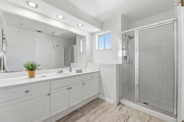 992 Alpine Terrace 6, Sunnyvale, CA 94086