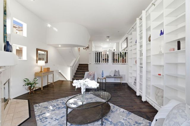 992 Alpine Terrace 6, Sunnyvale, CA 94086