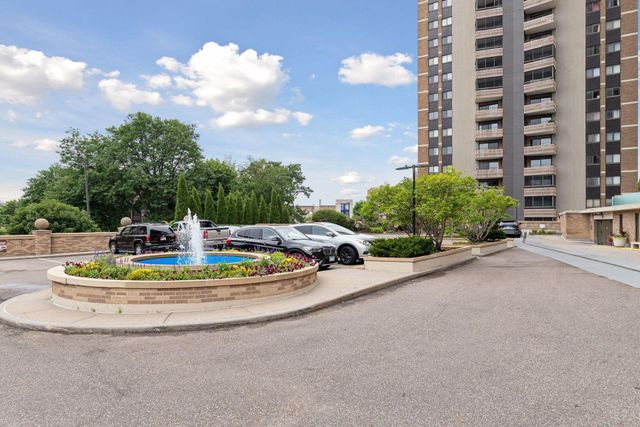 400 Groveland Avenue 1714, Minneapolis, MN 55403
