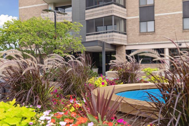 400 Groveland Avenue 1714, Minneapolis, MN 55403